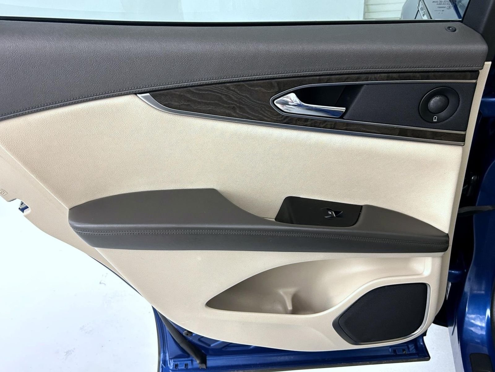 Used 2020 Blue Lincoln Reserve image 20