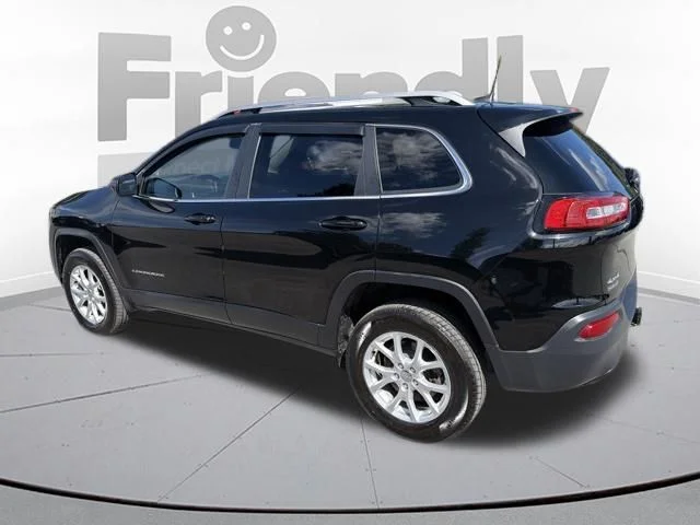 Used 2018 Diamond Black Jeep Latitude Plus image 4