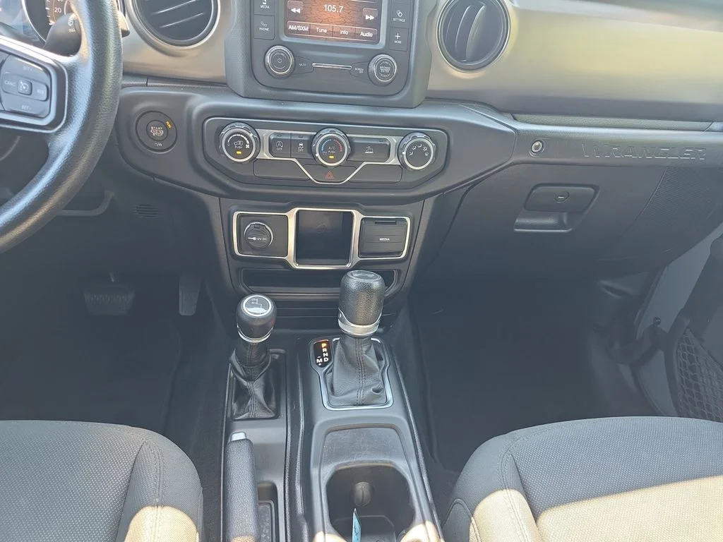 Used 2021 Sting-Gray Clearcoat Jeep Unlimited Sport image 10