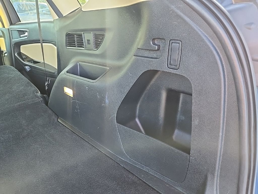 Used 2019 Blue Ford SEL image 95