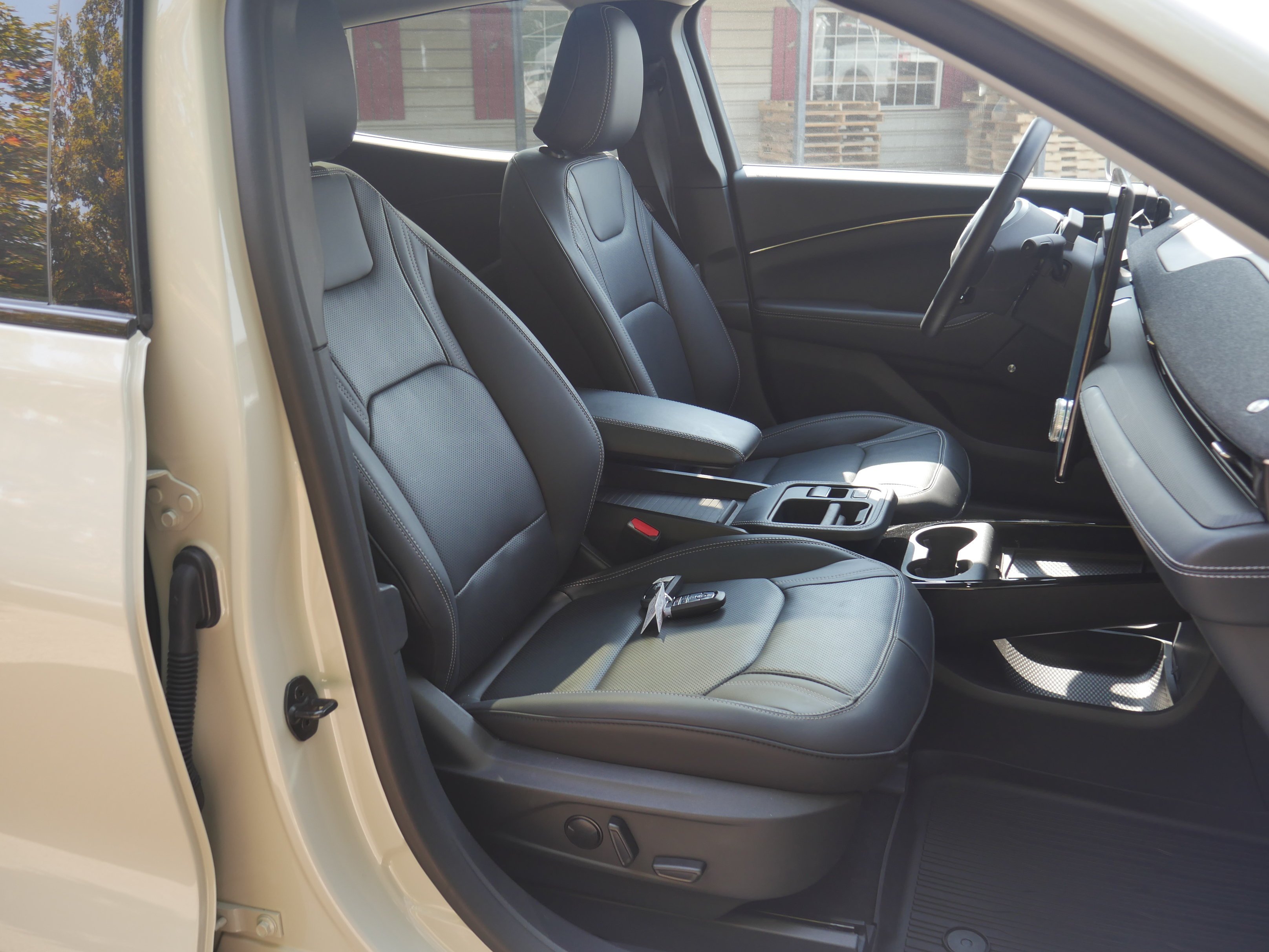 Used 2025 Desert Sand Ford Premium image 30