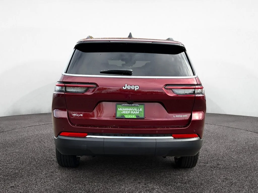 New 2026 Velvet Red Pearl-Coat Exterior Paint Jeep Laredo image 4