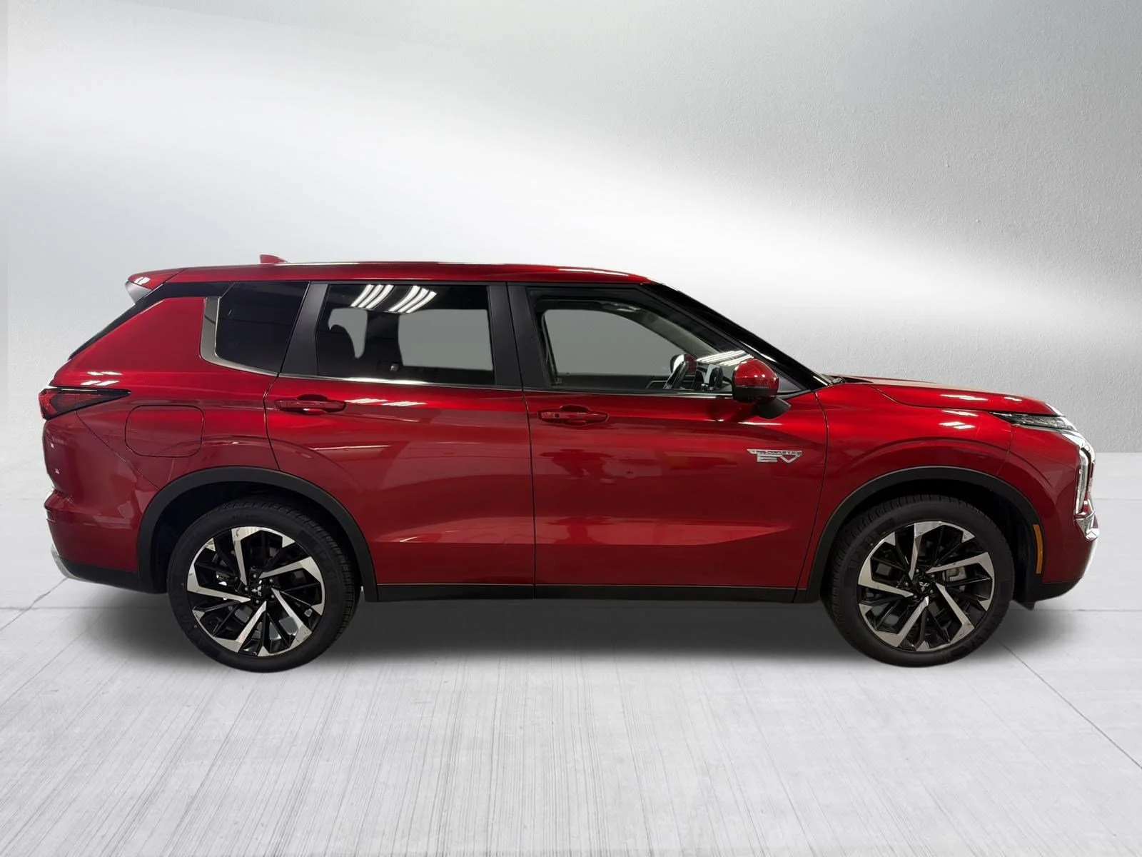 Used 2025 Red Diamond Mitsubishi SE image 8