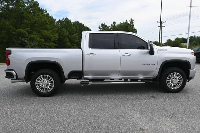 Used 2022 Silver Ice Metallic Chevrolet High Country image 6