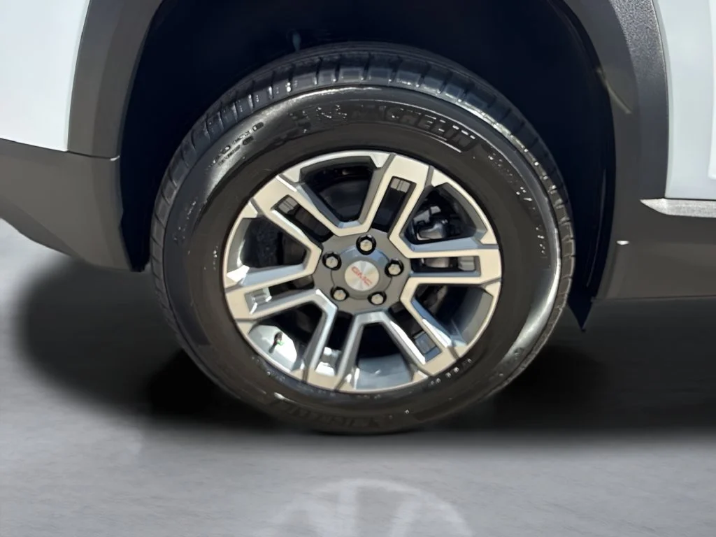 New 2027 Summit White GMC Elevation image 35