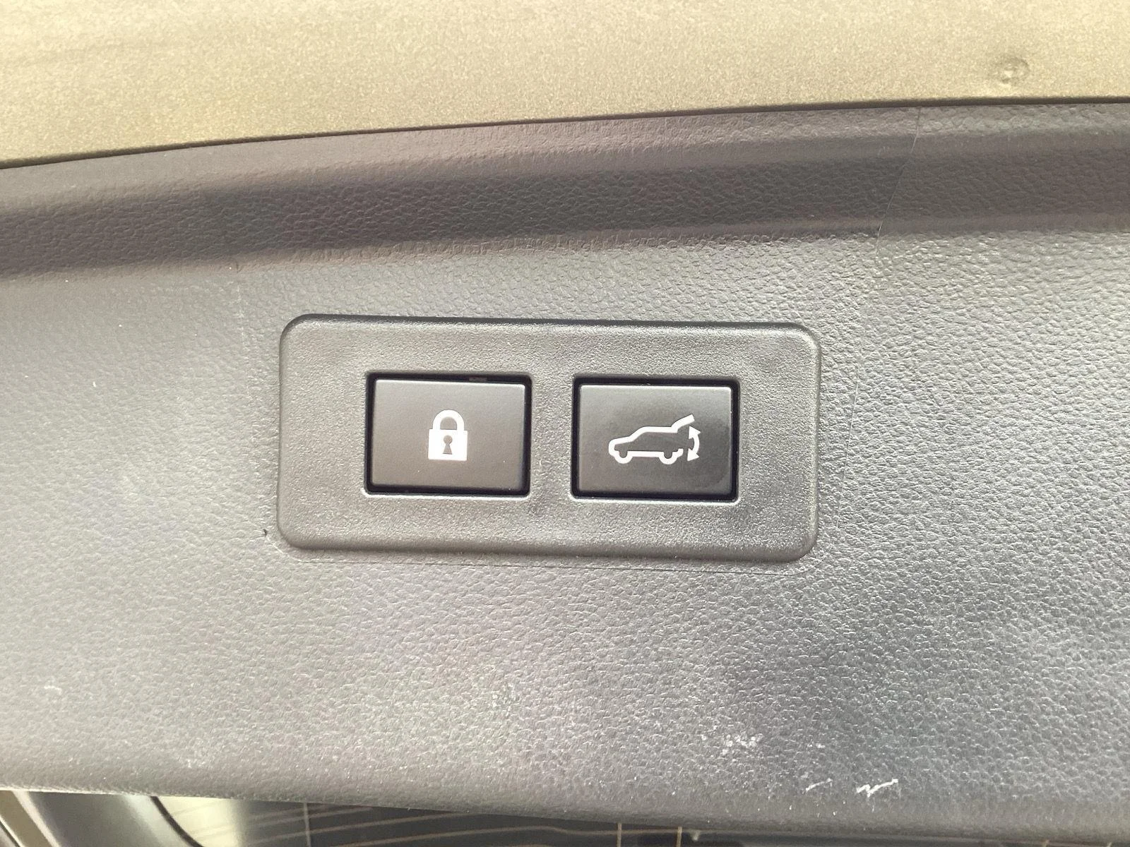 Used 2022 Autumn Green Metallic Subaru Premium image 8
