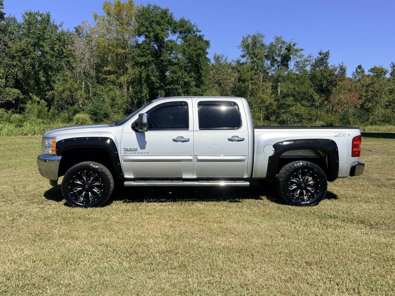 Used 2013 Silver Chevrolet LT 4x4 4dr Crew Cab 5.8 ft. SB image 2
