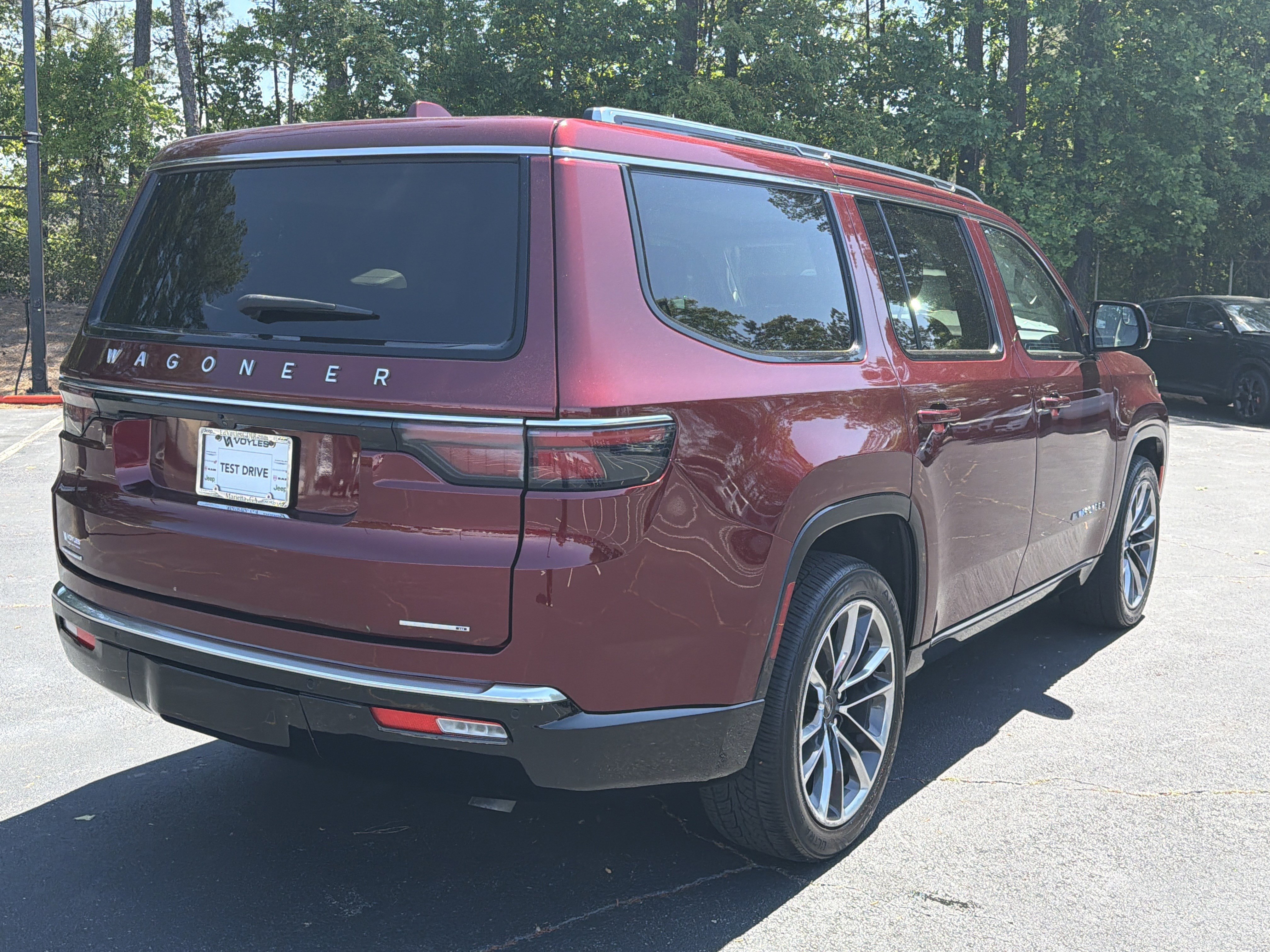 Used 2022 Velvet Red Pearlcoat Jeep Series III image 14