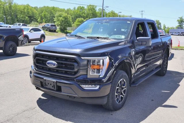 Used 2023 Black Ford XLT image 3