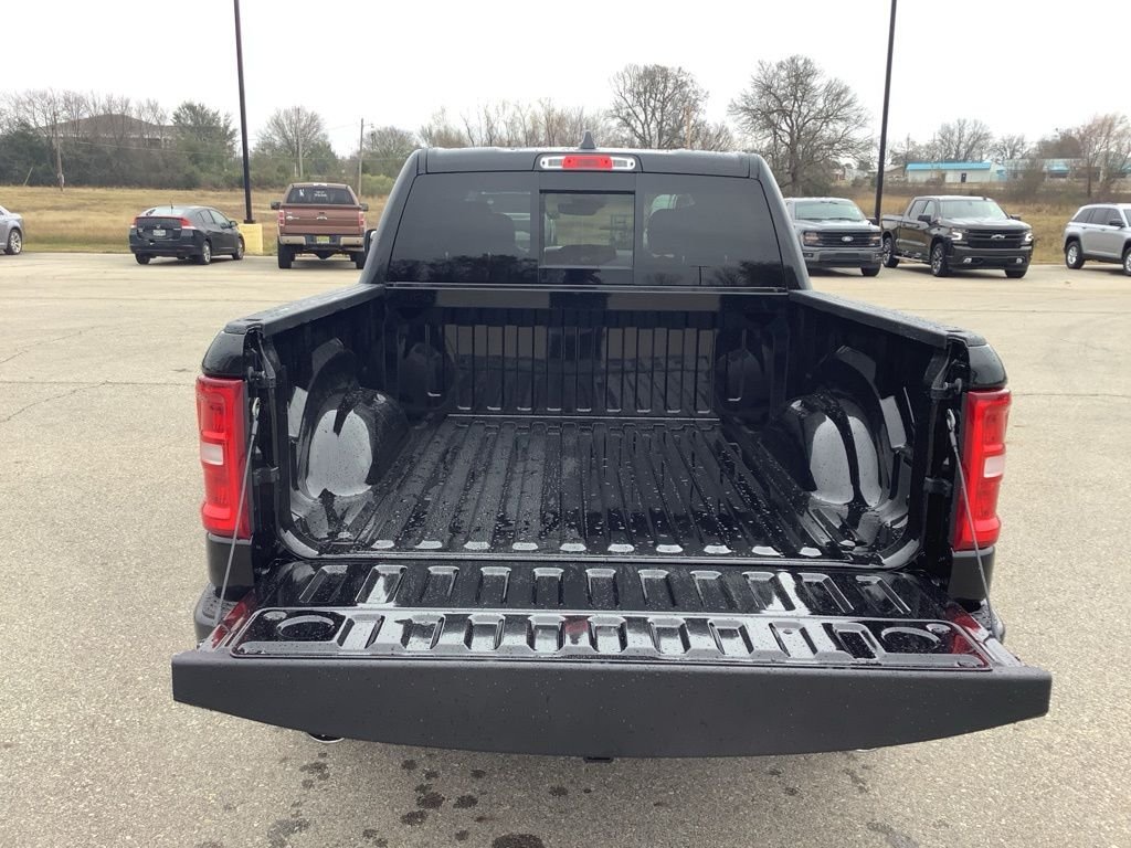 New 2026 Diamond Black Crystal Pearl-Coat Exterior Paint RAM Big Horn/Lone Star image 13