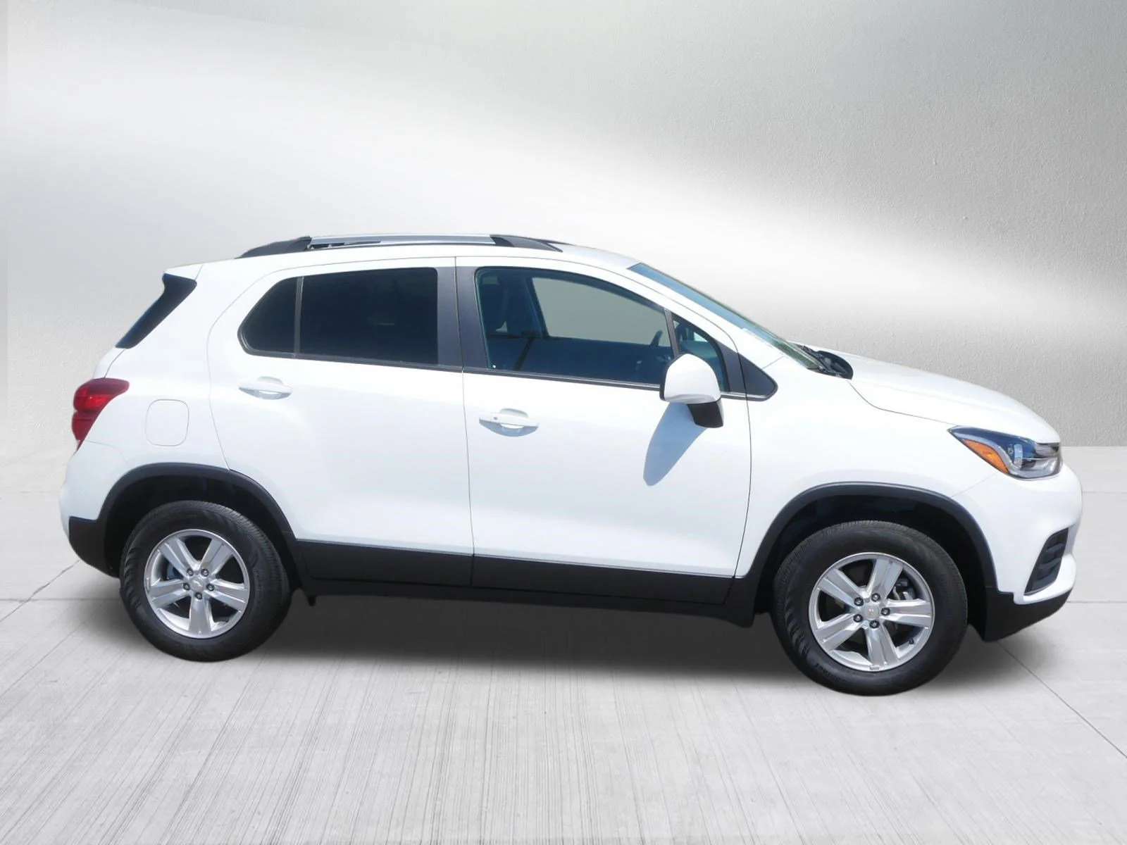 Used 2022 Summit White Chevrolet LT image 8