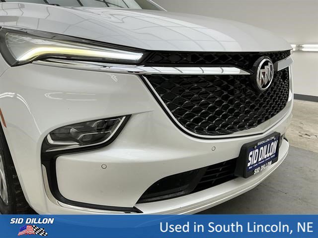 Used 2023 White Frost Tricoat Buick Avenir image 28