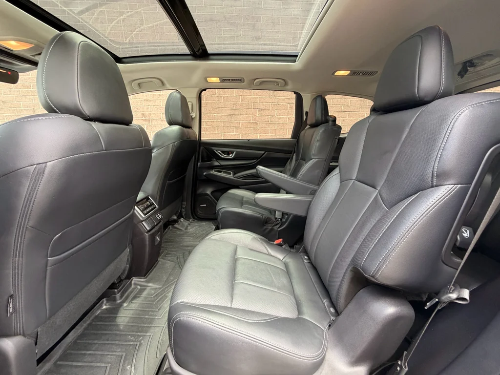 Used 2023 Ice Silver Metallic Subaru Limited image 16