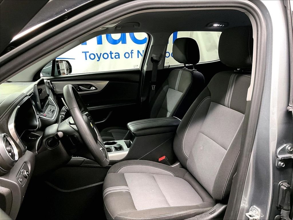 Used 2025 Gray Chevrolet LT image 10
