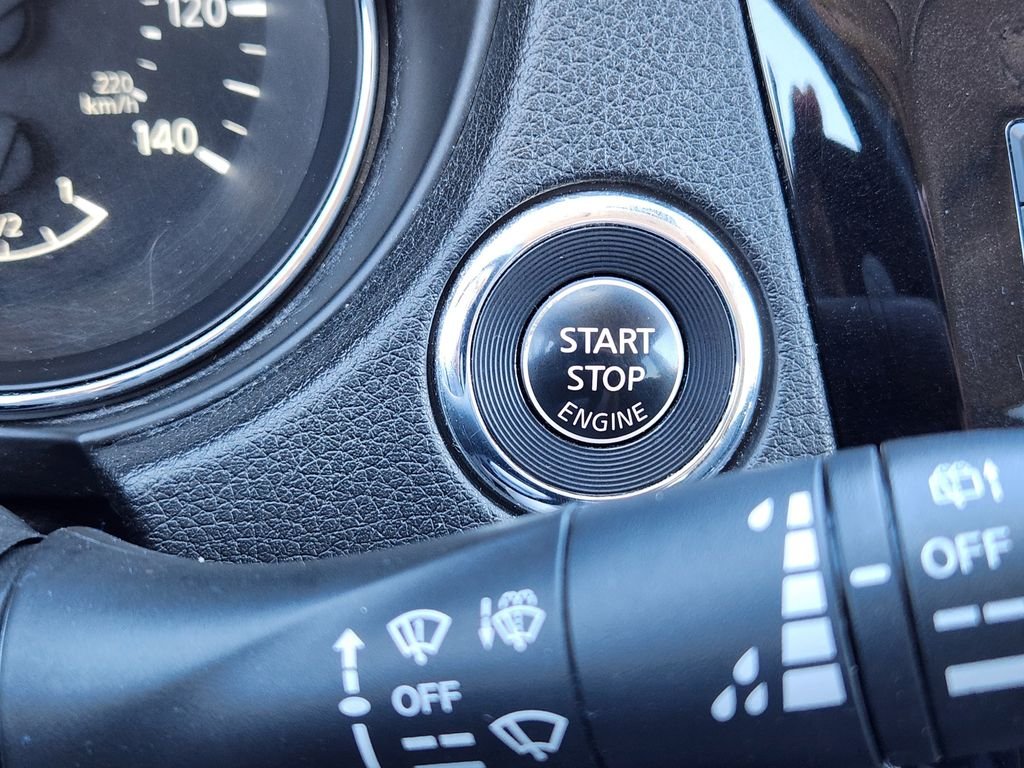 Certified Used 2020 White Nissan SL image 18
