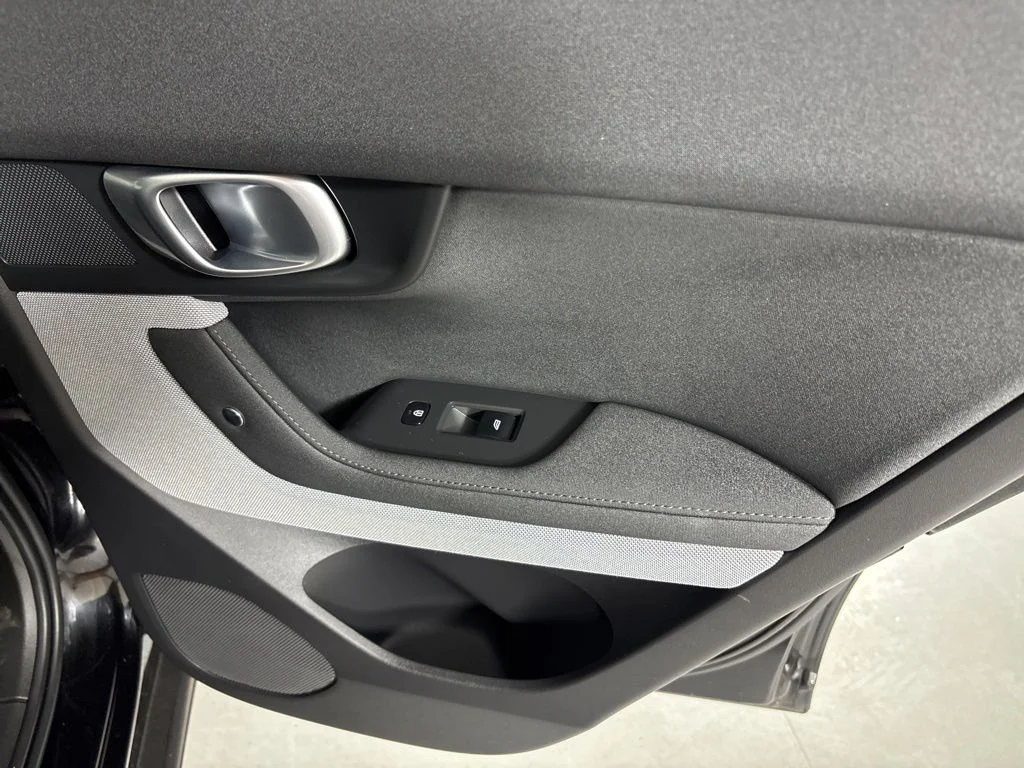 Used 2024 Space Metallic Polestar Long Range Dual Motor image 18