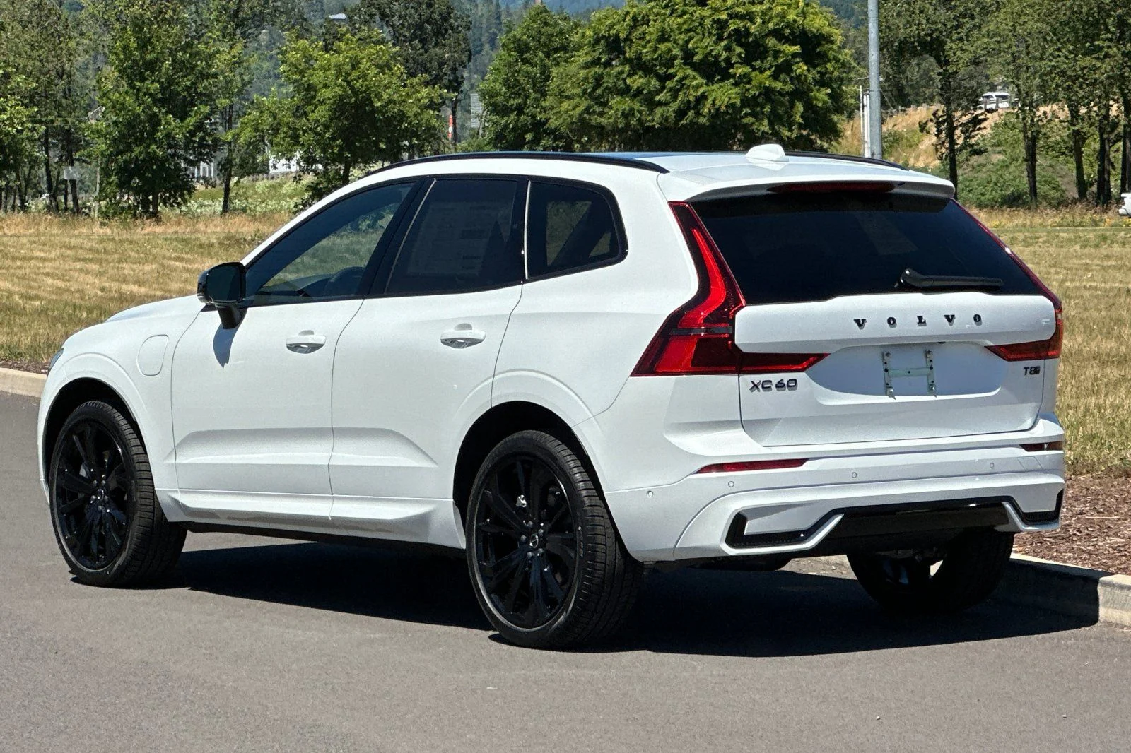 New 2026 Crystal White Volvo Ultra image 5