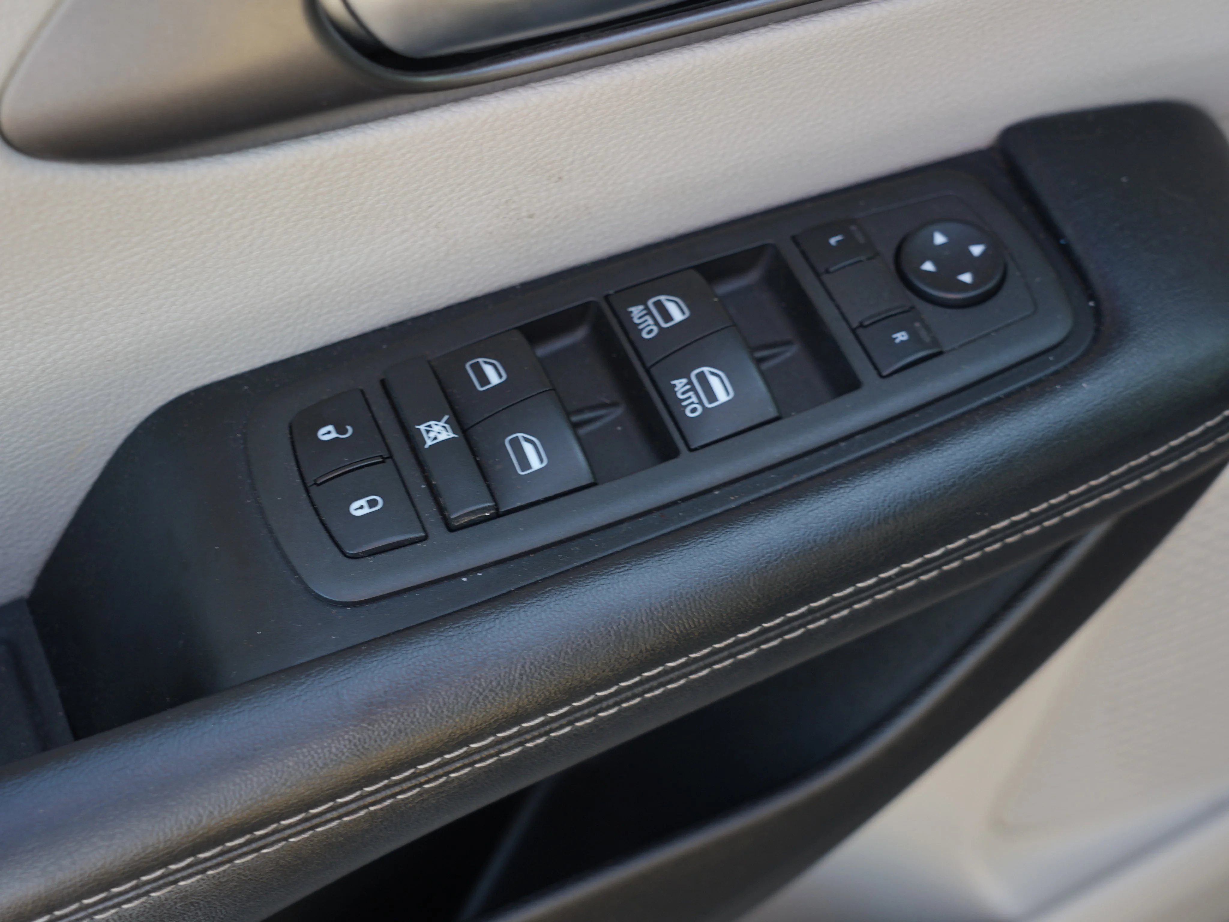 2022 Chrysler Pacifica Touring L - Photo 16