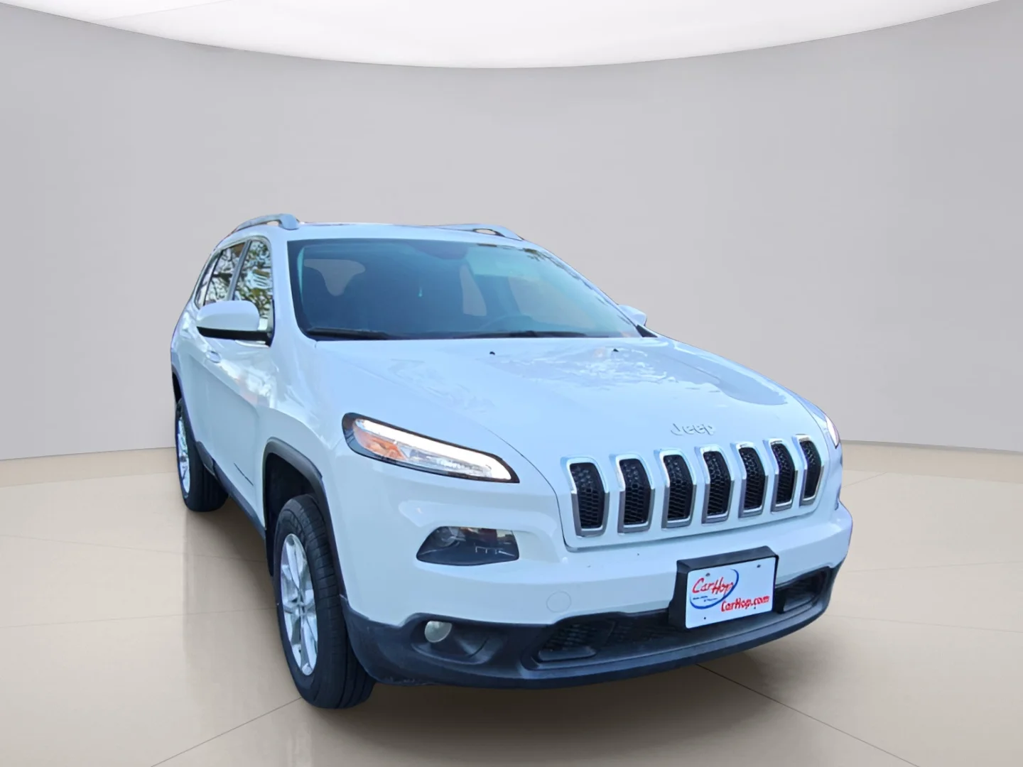 Used 2014 White Jeep Latitude Sport Utili image 3
