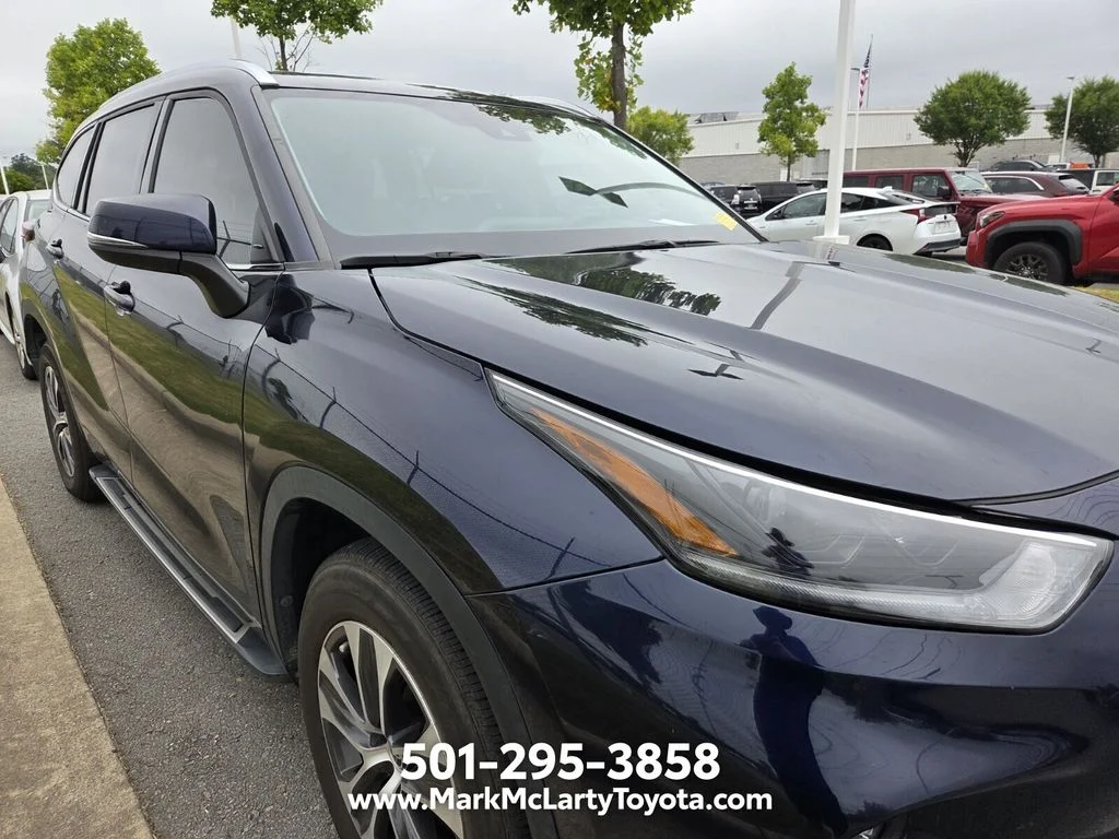 Used 2021  Toyota XLE image 4