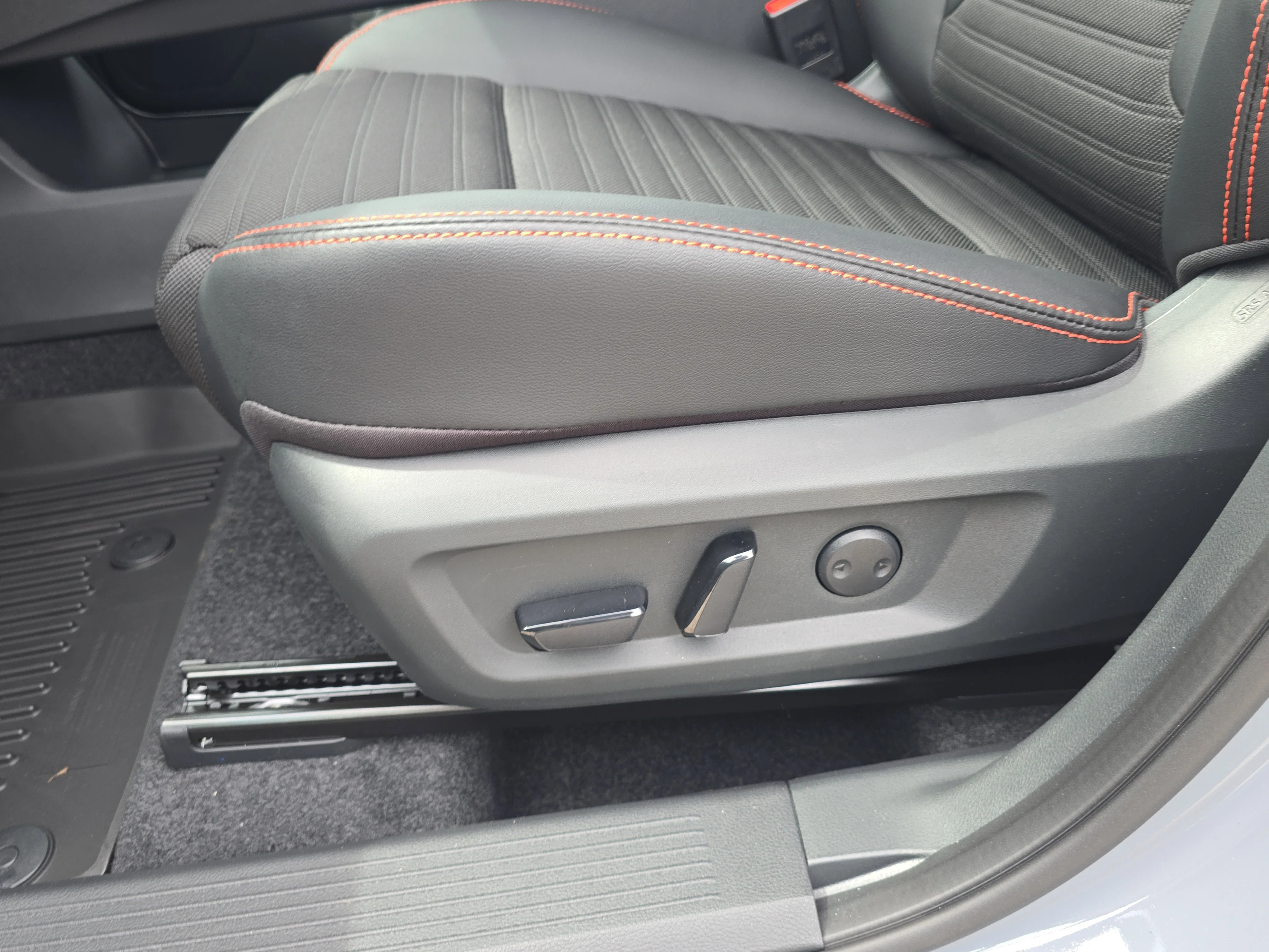 New 2026 Boulder Gray Pearl Nissan Rock Creek® image 21