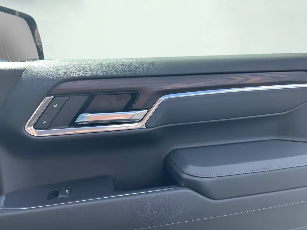 2025 GMC Sierra 1500 SLT - Photo 11