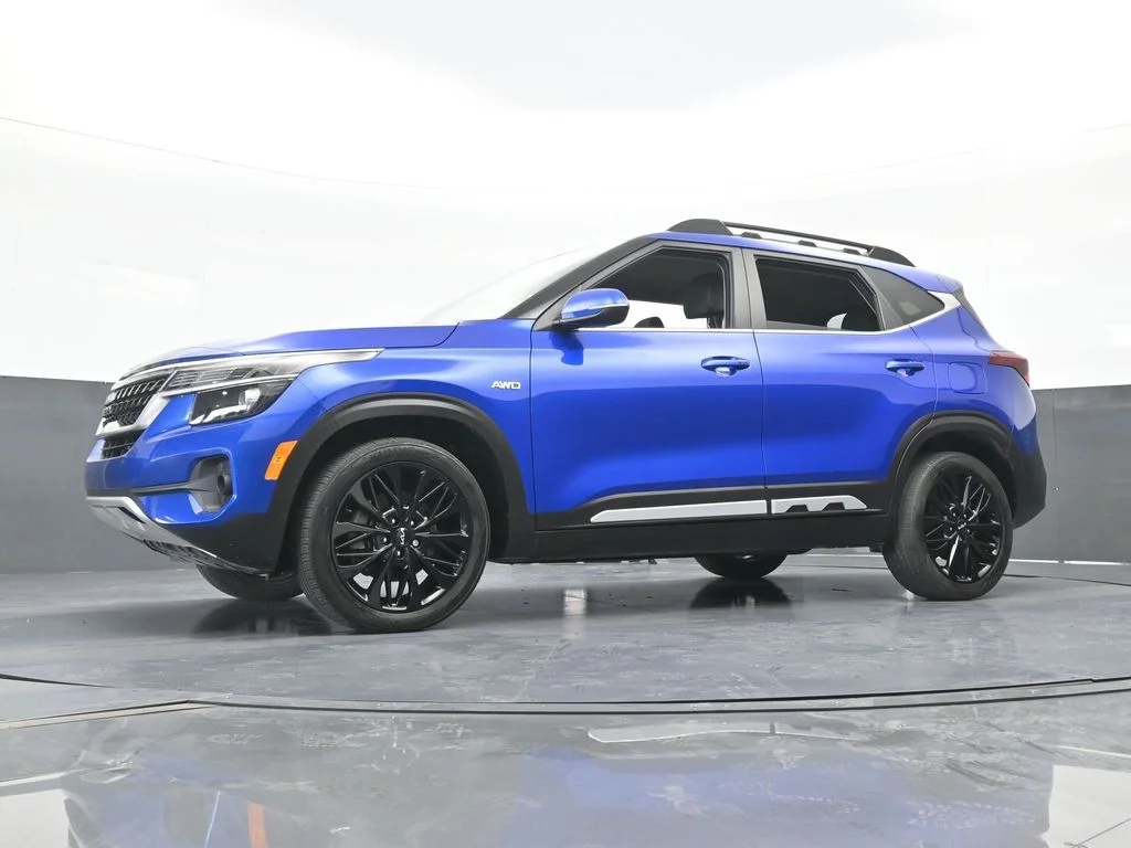 Used 2023 Neptune Blue Kia Nightfall image 54