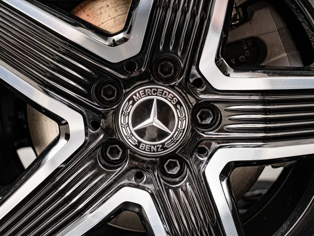 New 2026 Black Mercedes-Benz GLC 300 image 8