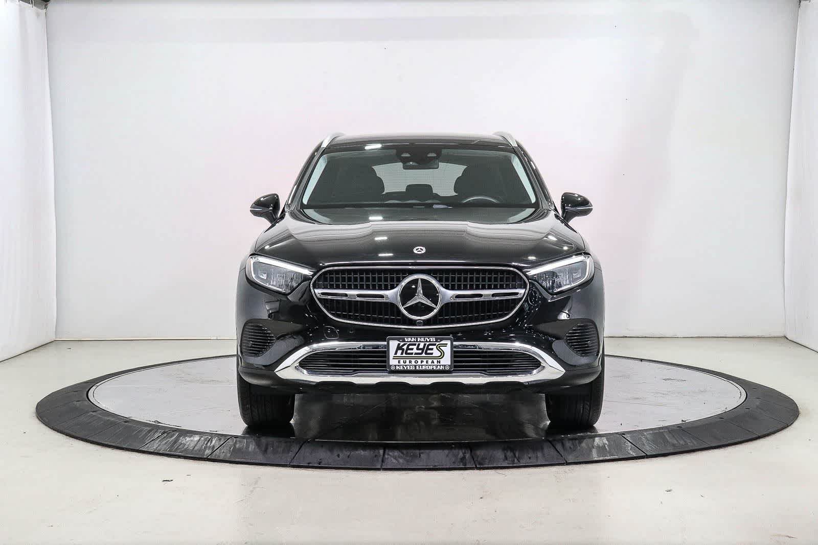 Used 2025  Mercedes-Benz GLC 350e image 6