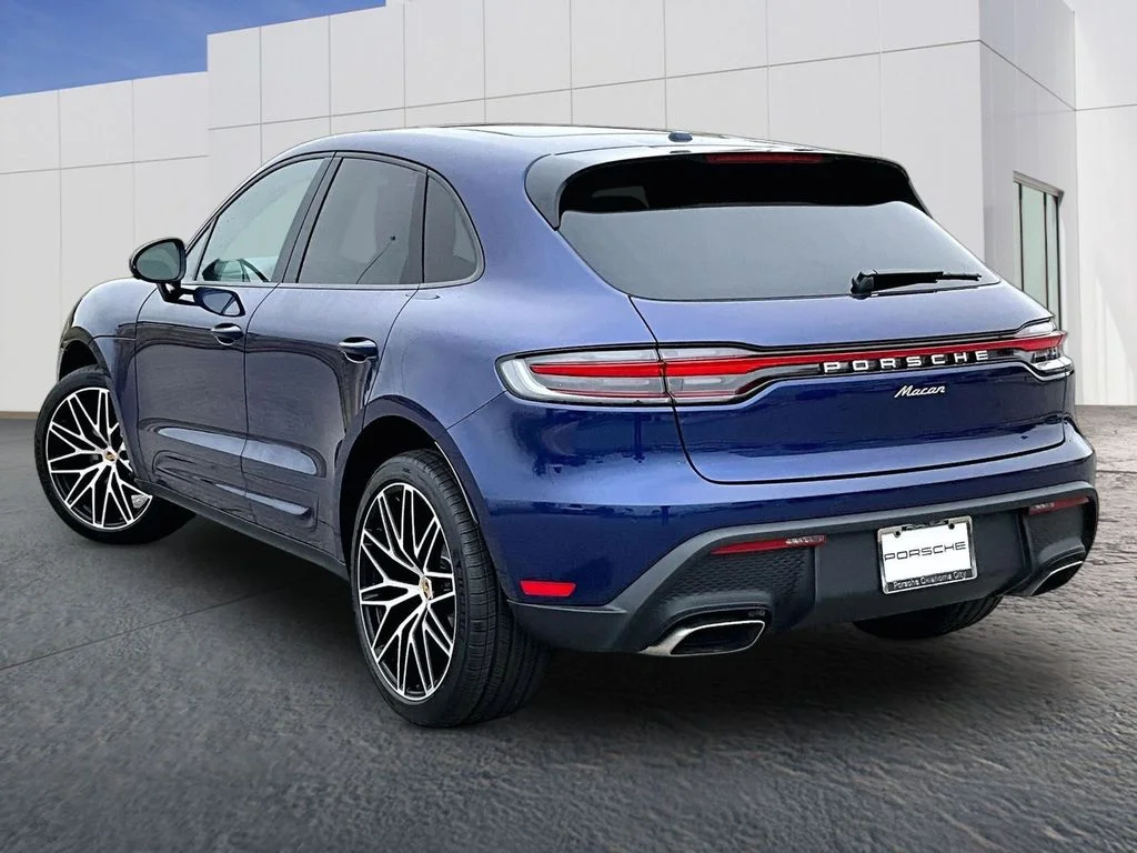 2026 Porsche Macan Base - Photo 3