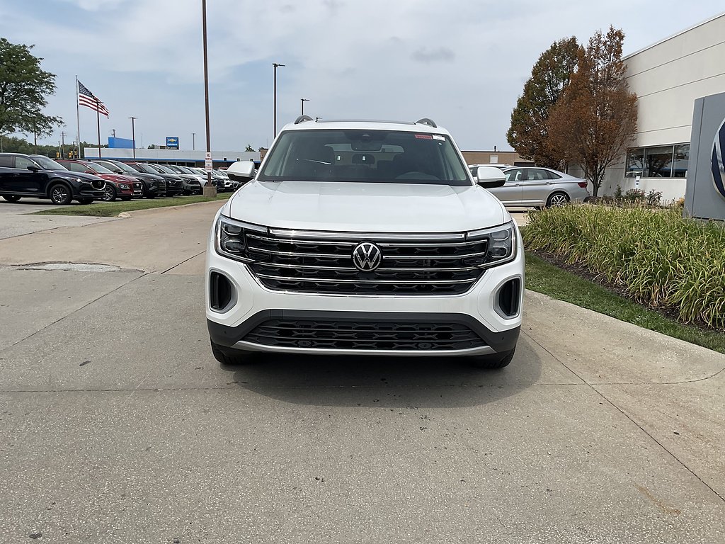 New 2026 Opal White Pearl Volkswagen SE TECH 4MO 8-AUTO image 2