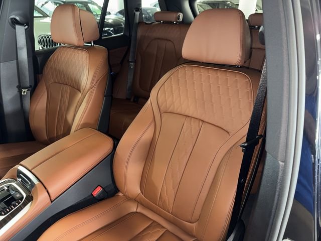 New 2026 Carbon Black Metallic BMW xDrive50e image 24