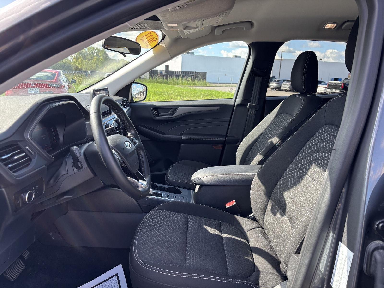 Used 2023 Gy Ford Active image 29