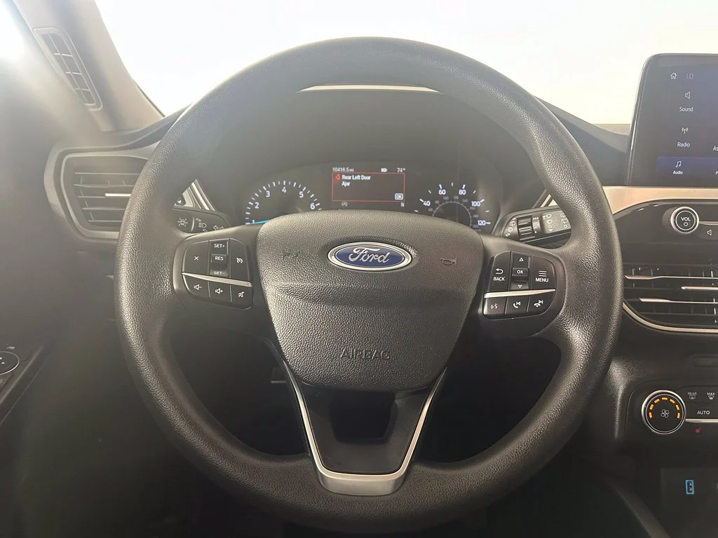 Used 2020 Green Ford SE image 5