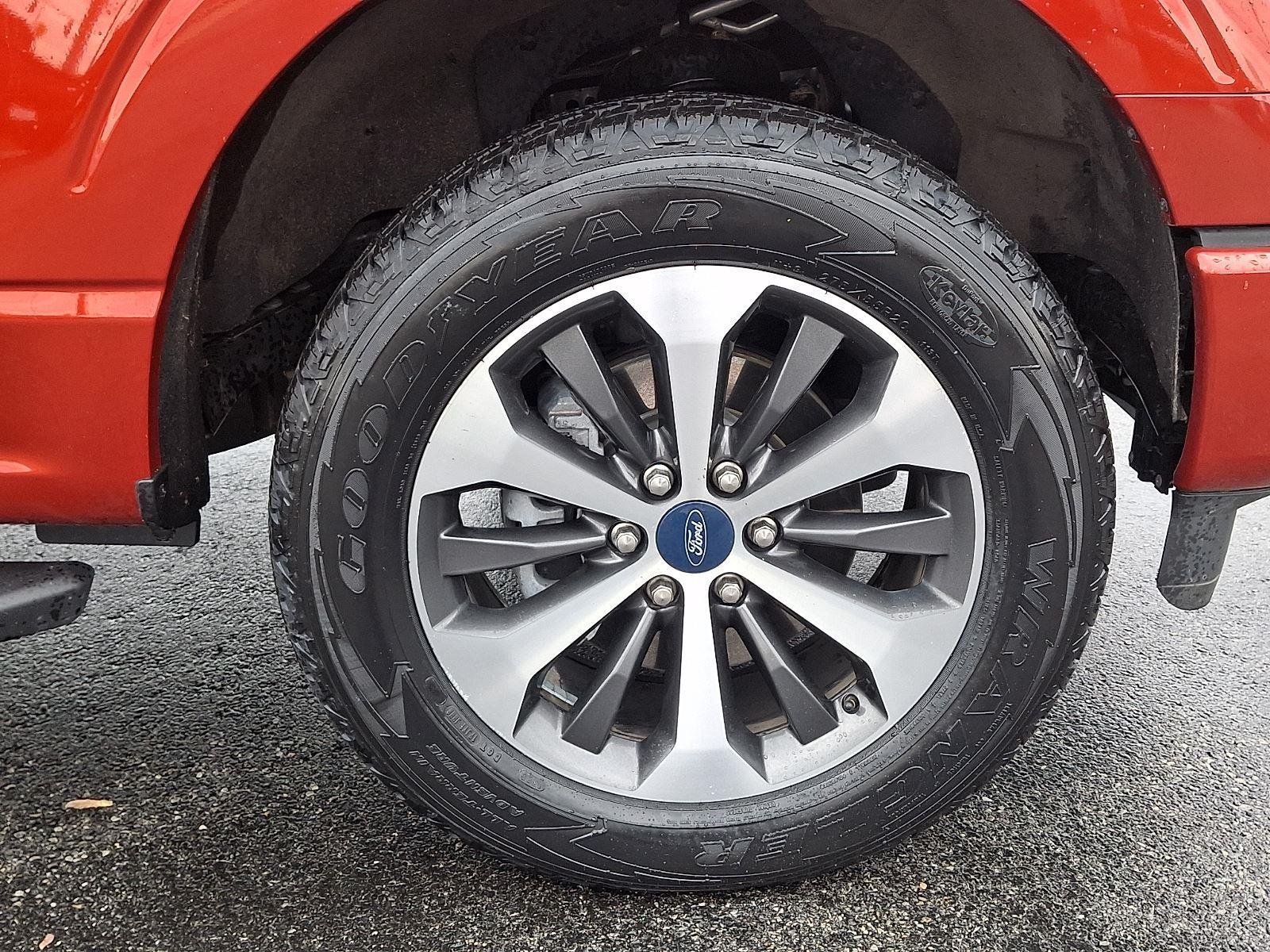 Certified Used 2023 Hot Pepper Red Tinted Clearcoat Ford XLT image 8