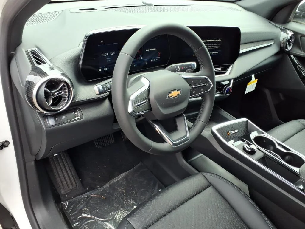 New 2026 Summit White Chevrolet FWD LT image 8
