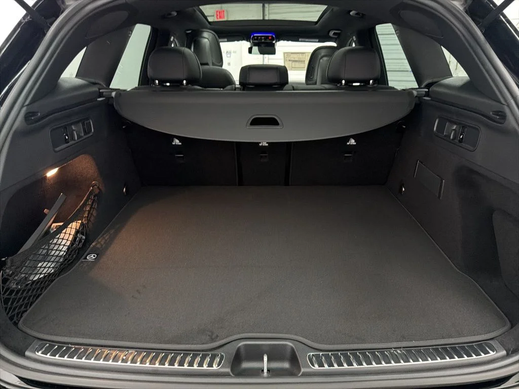 Used 2026 Black Mercedes-Benz GLC 300 image 23