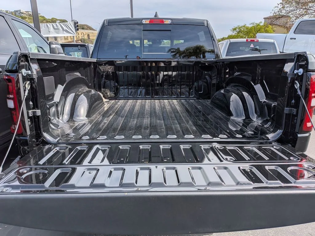 New 2026 Diamond Black Crystal Pearl-Coat Exterior Paint RAM Rebel image 24