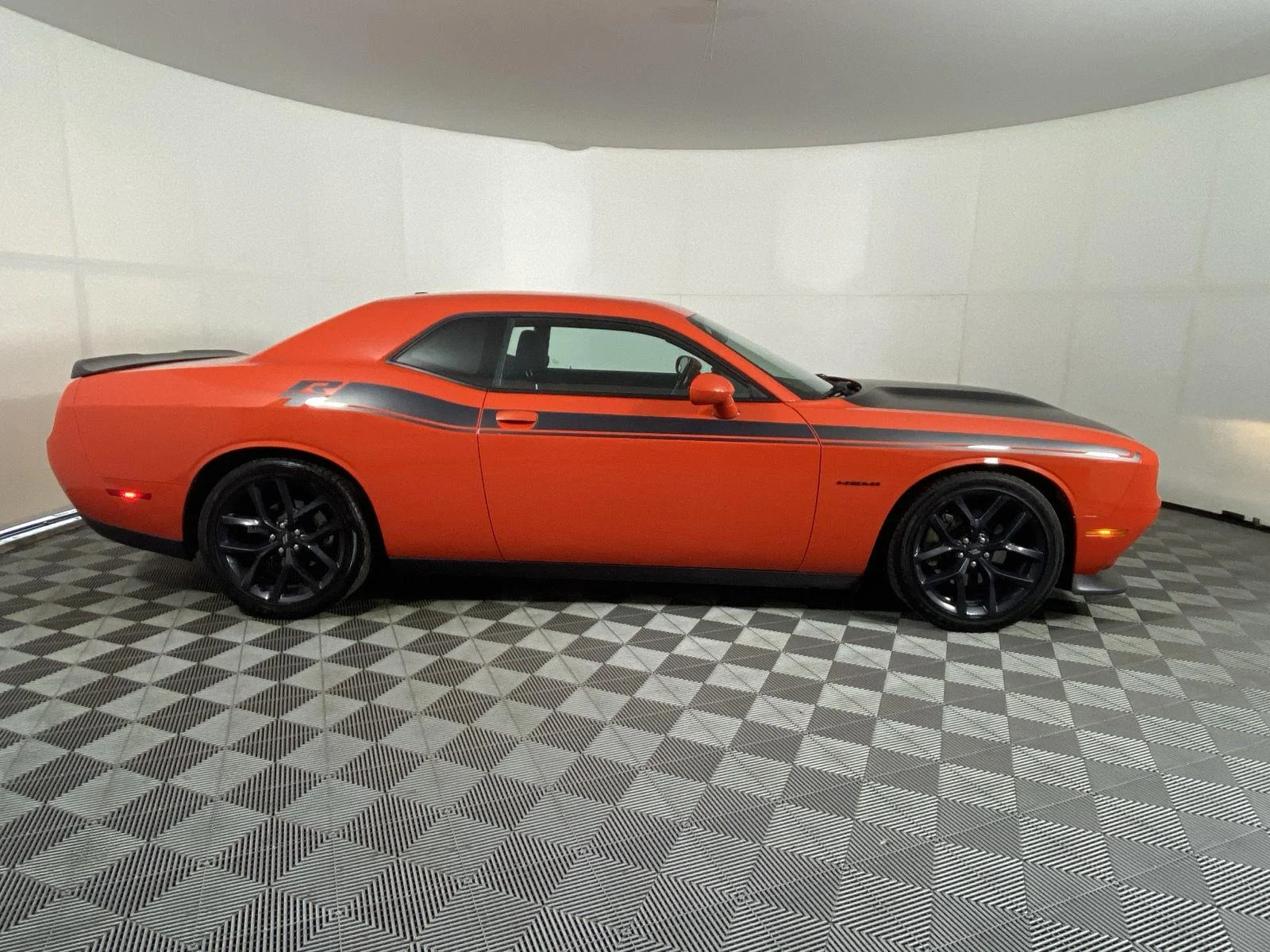 Used 2021 Go Mango Dodge R/T image 4