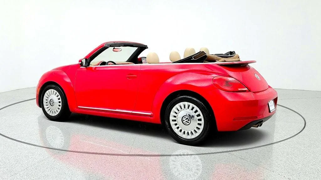 Used 2014 Tornado Red/Beige Roof Volkswagen 2dr Automatic 2.5L PZEV *Ltd Avail* image 7
