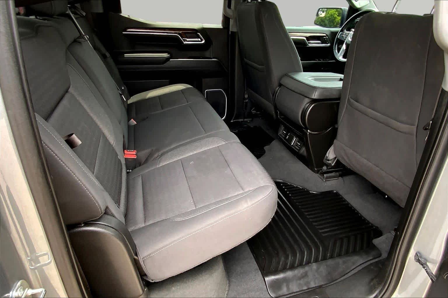 Used 2023 Sterling Metallic GMC Elevation image 20