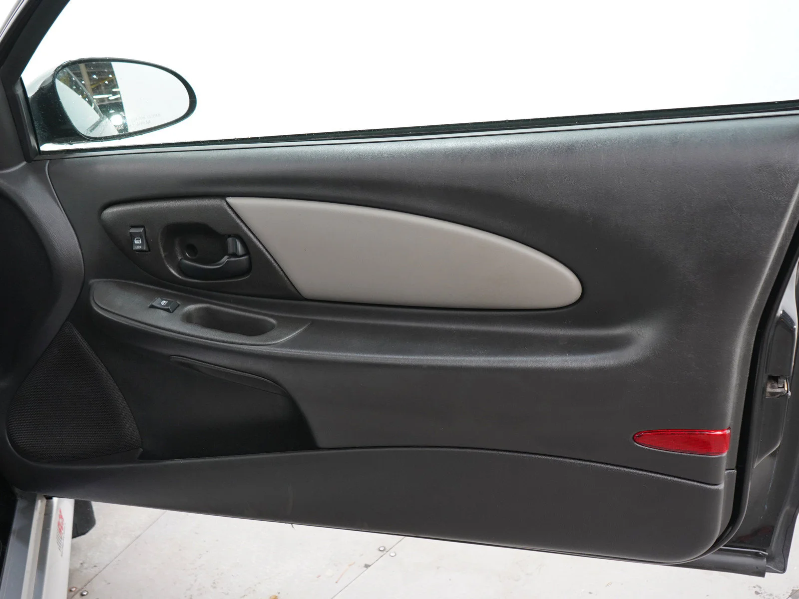 Used 2002 Onyx Black Chevrolet SS image 11