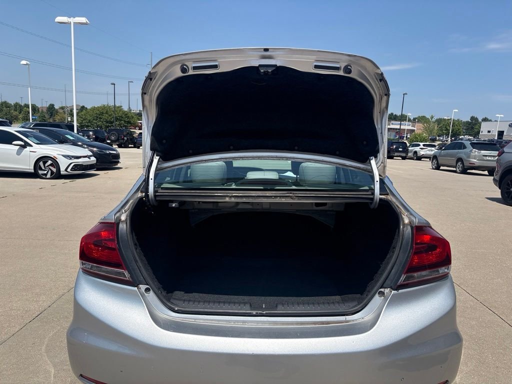 Used 2014 Alabaster Silver Metallic Honda LX image 35
