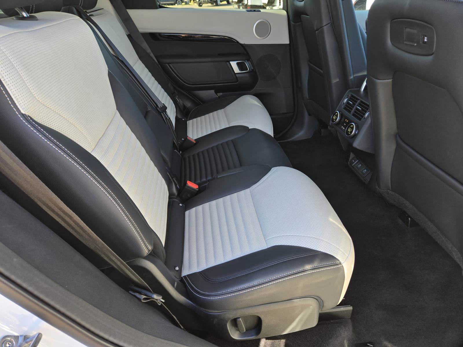 Used 2025 Fuji White Land Rover S image 24