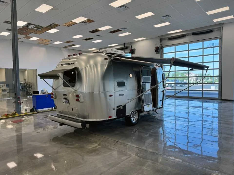 Used 2017 SILVER AIRSTREAM  image 7