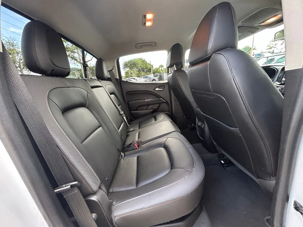 Used 2021 Summit White GMC AT4 w/Leather image 32
