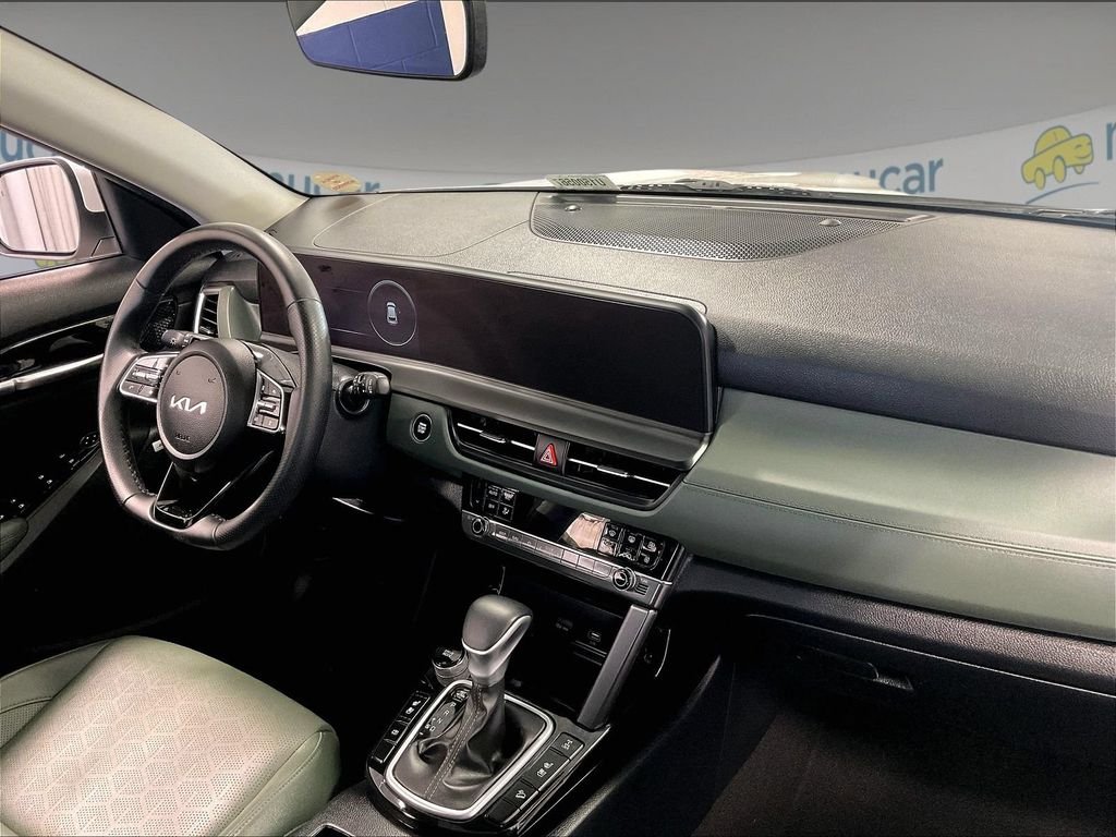 Used 2024 White Kia SX image 14