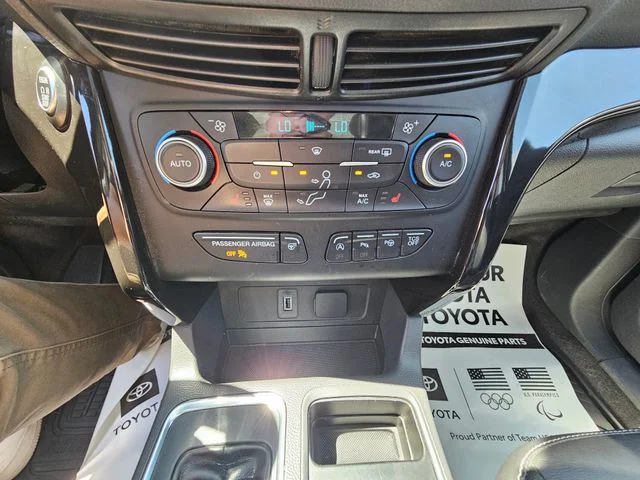 Used 2018 White Platinum Clearcoat Metallic Ford Titanium image 13