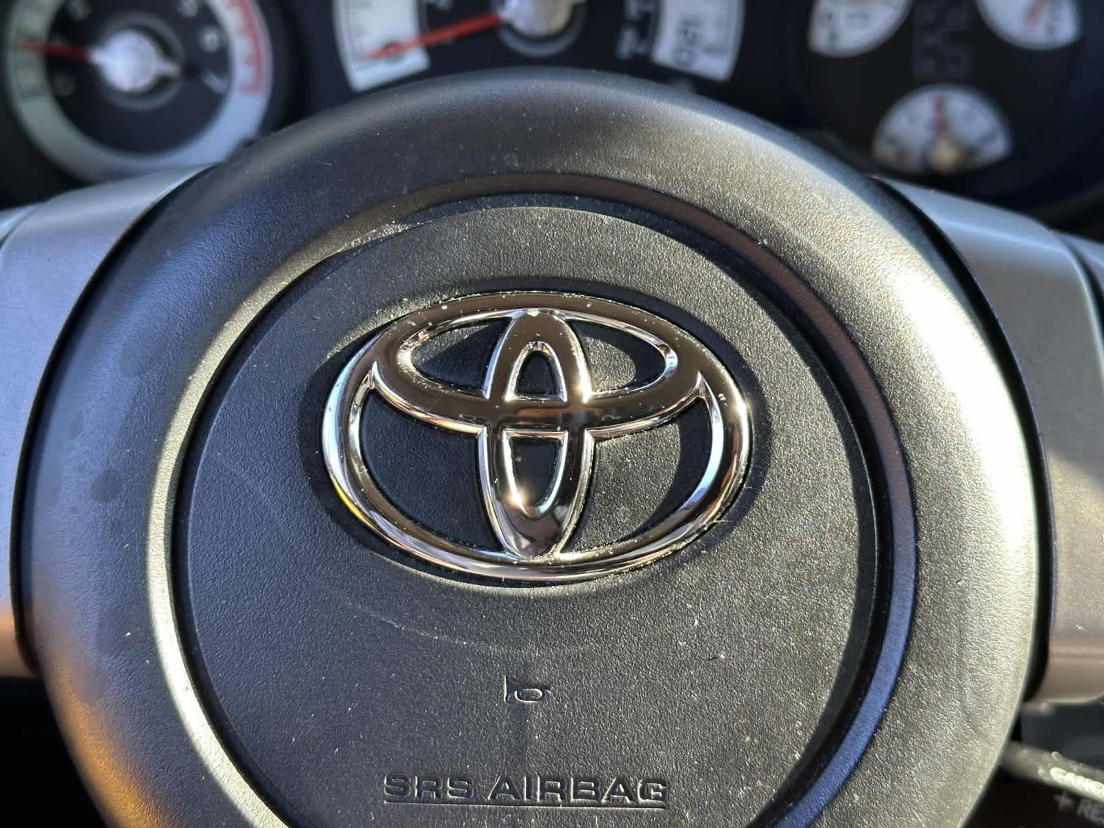 Used 2007 White / Sun Fusion Toyota  image 27
