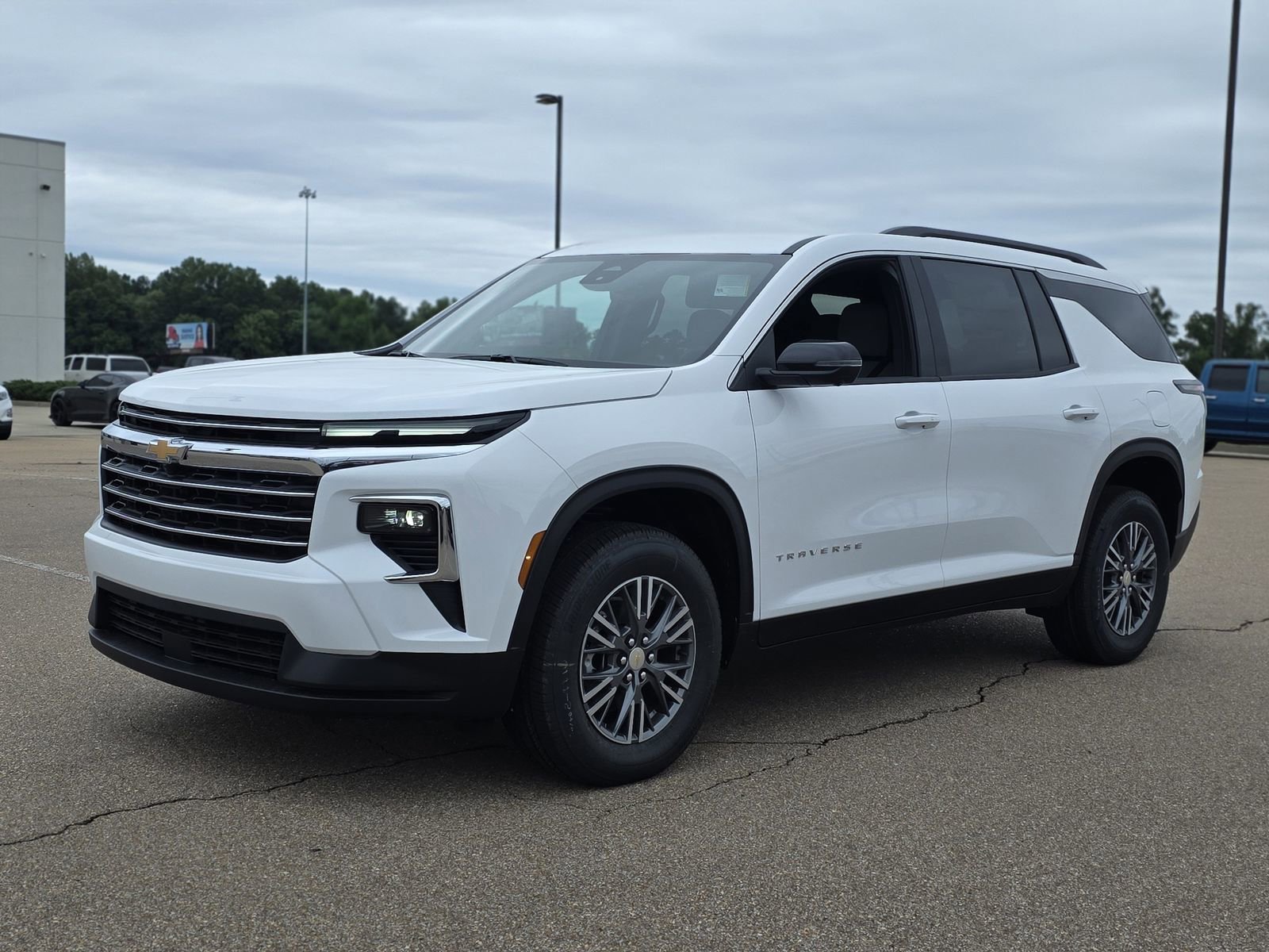 2026 Chevrolet Traverse FWD LT's photo